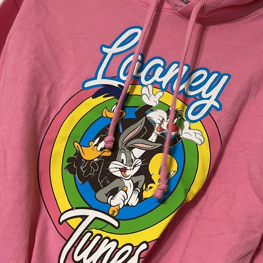 NWOT Looney Tunes crop hoodie M - Picture 3 of 5
